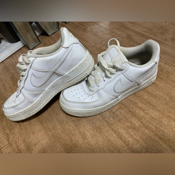 Nike Force 1 - Picture 3 of 4